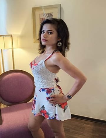 Simran Bangalore Escort